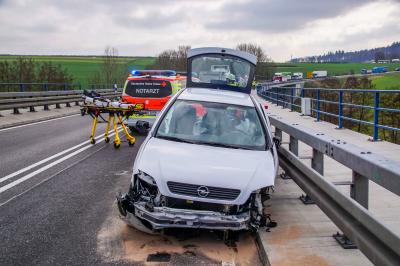 Aichtal: Schwerer Verkehrsunfall auf der Aichtalbruecke - Schwerverletzte Person